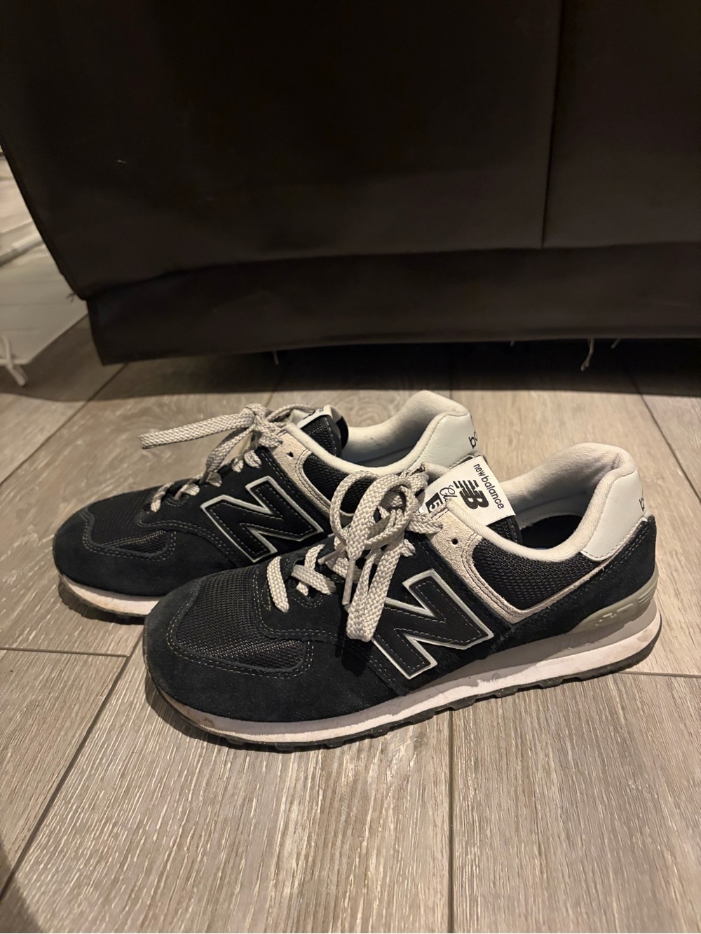 New Balance women's sneakers in Black and Silver